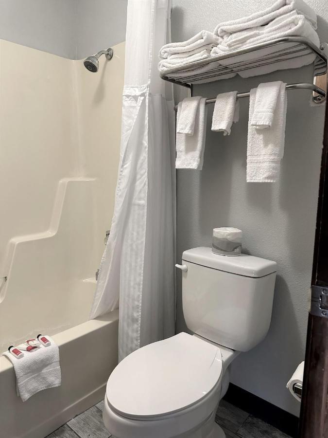Warsaw Lakes Inn מראה חיצוני תמונה