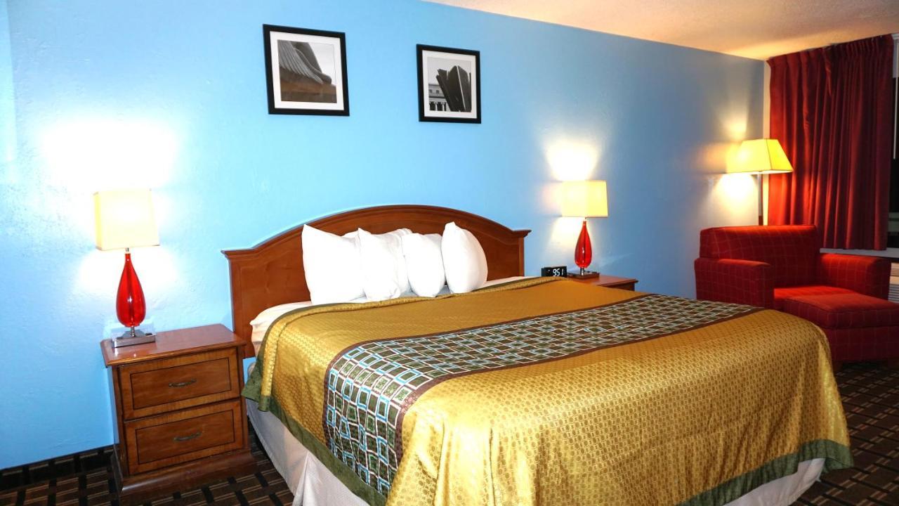 Warsaw Lakes Inn מראה חיצוני תמונה