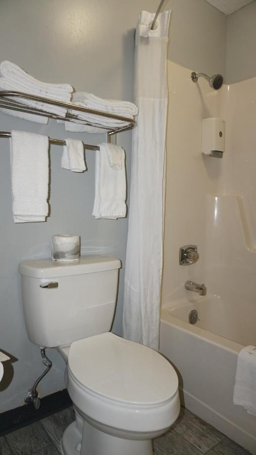 Warsaw Lakes Inn מראה חיצוני תמונה