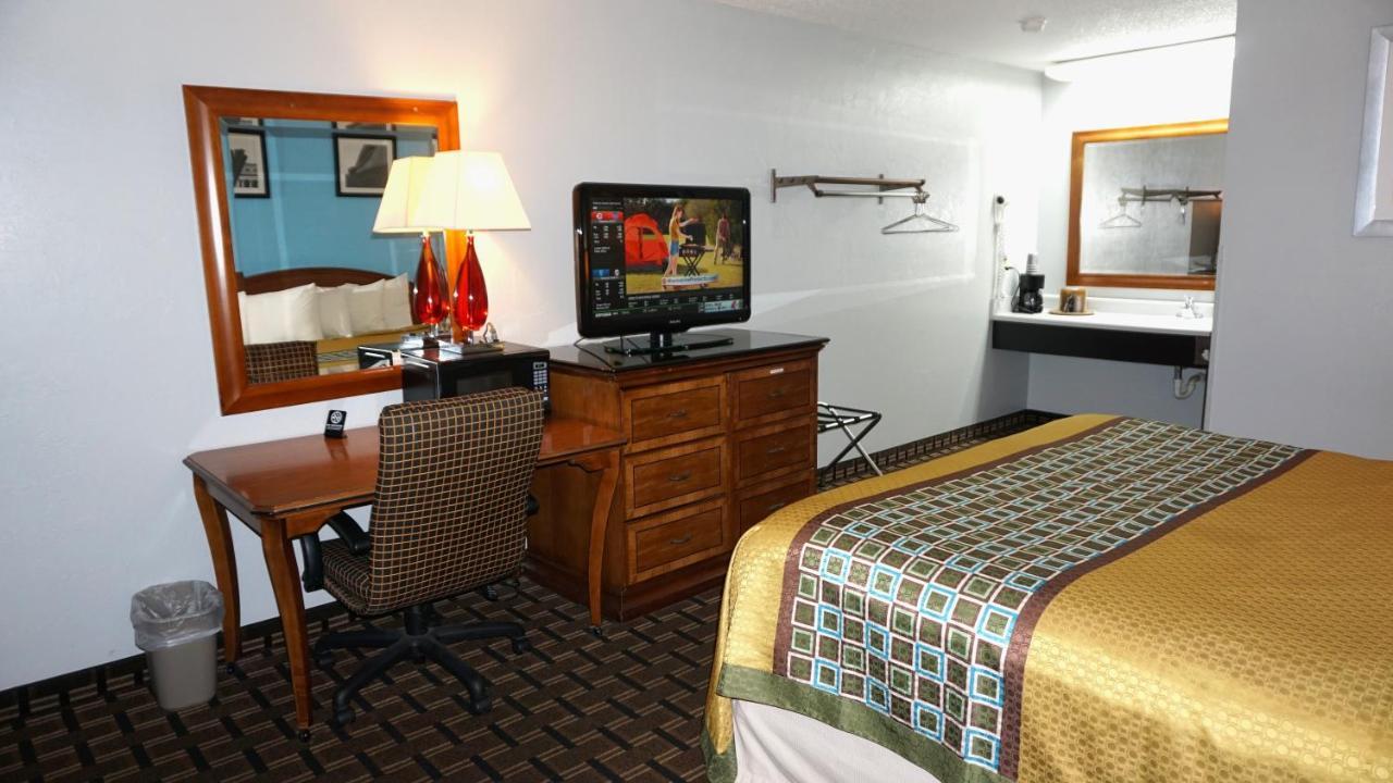 Warsaw Lakes Inn מראה חיצוני תמונה