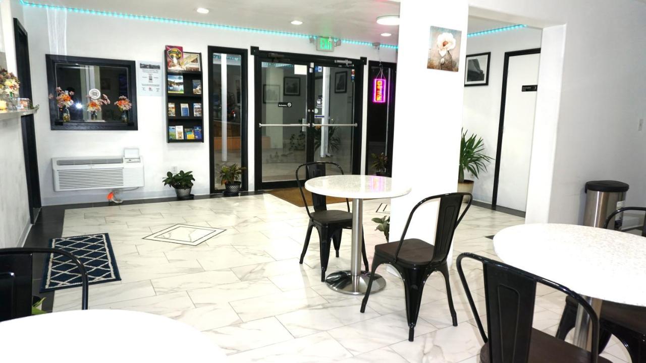 Warsaw Lakes Inn מראה חיצוני תמונה