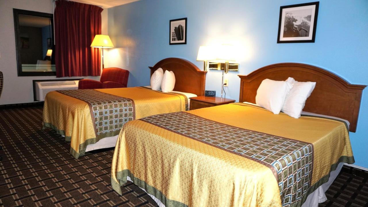 Warsaw Lakes Inn מראה חיצוני תמונה