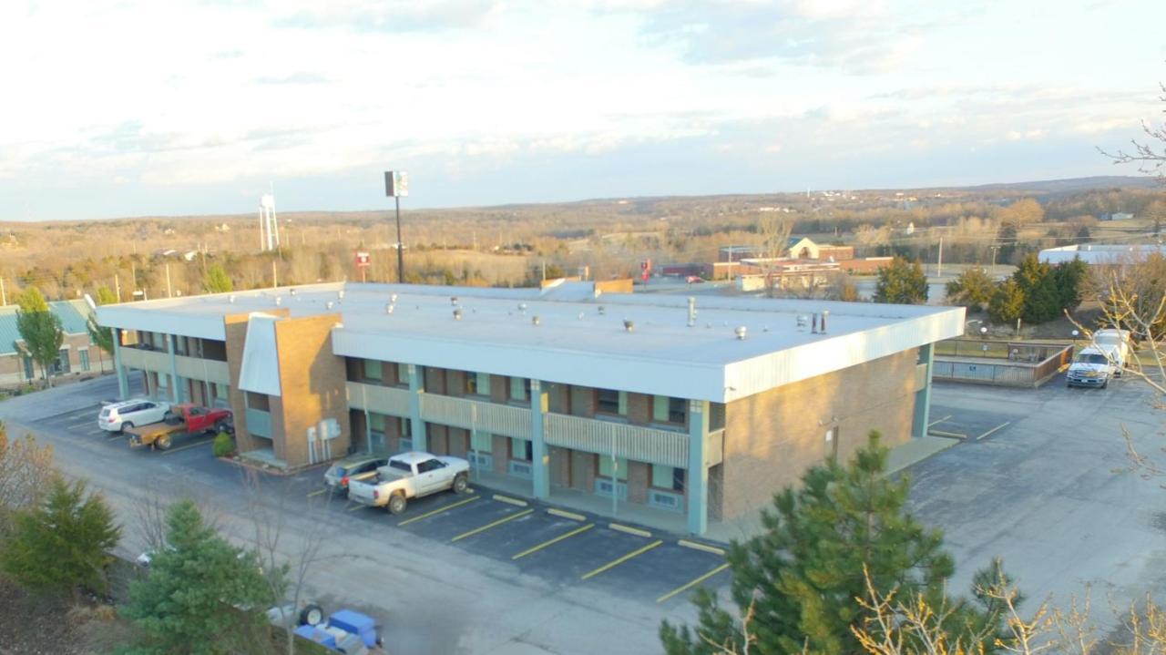 Warsaw Lakes Inn מראה חיצוני תמונה