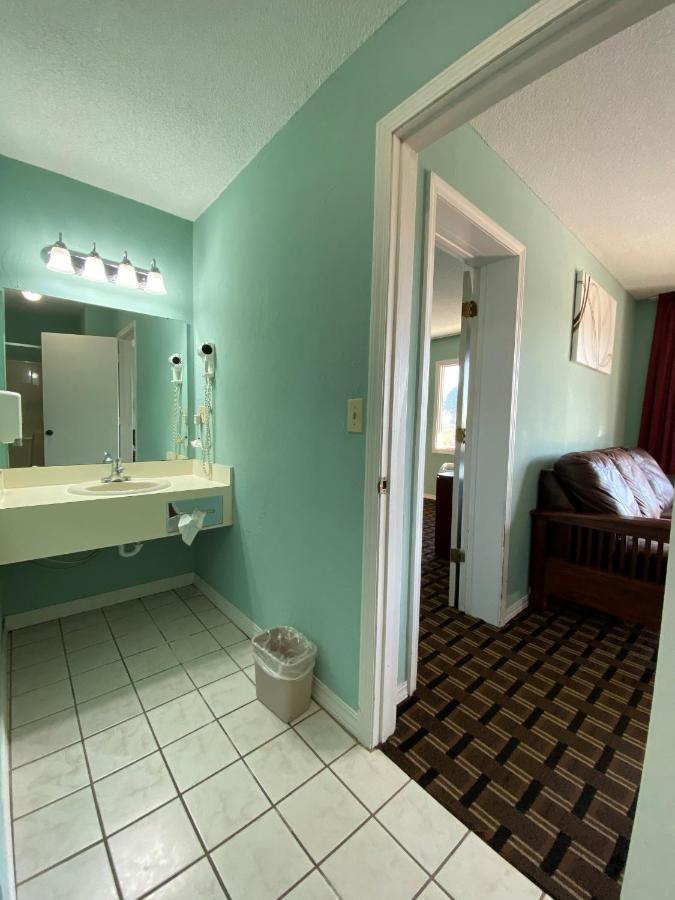 Warsaw Lakes Inn מראה חיצוני תמונה