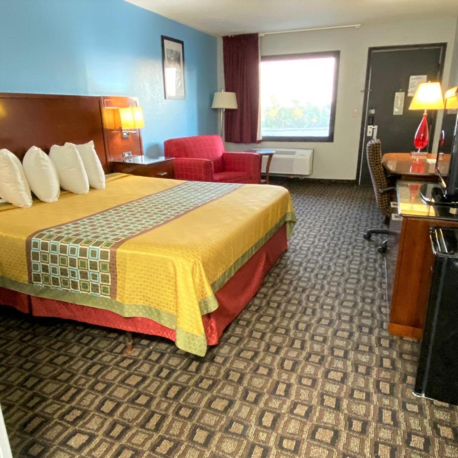 Warsaw Lakes Inn מראה חיצוני תמונה