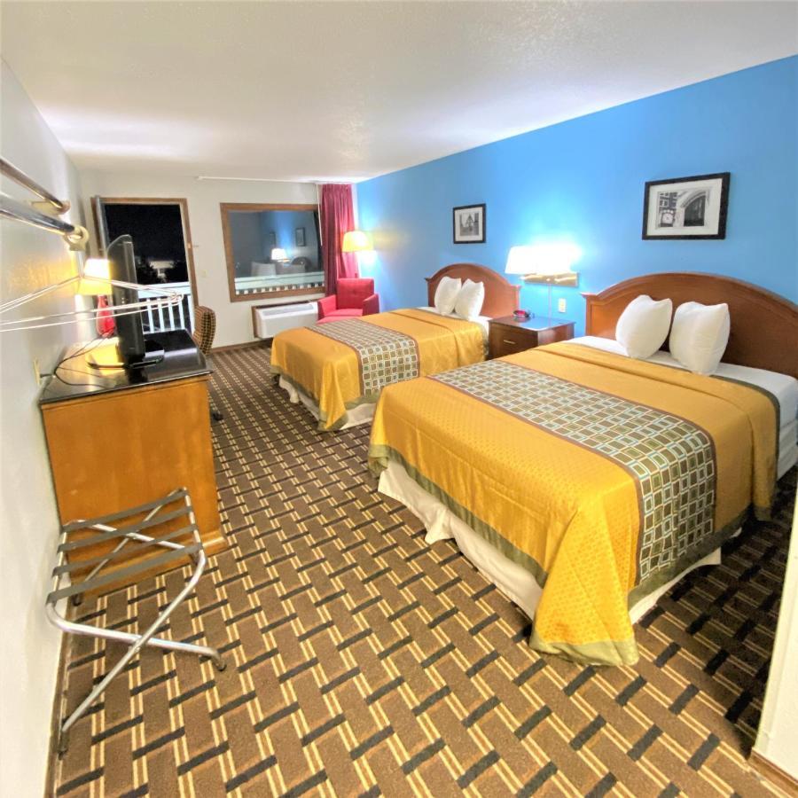 Warsaw Lakes Inn מראה חיצוני תמונה